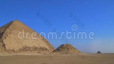 Bent金字塔是一座古埃及金字塔，位于约40公里的达舒尔皇家墓地