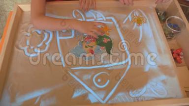 儿童沙疗法.. 幼儿用沙子游戏.. 游戏室的教育活动..