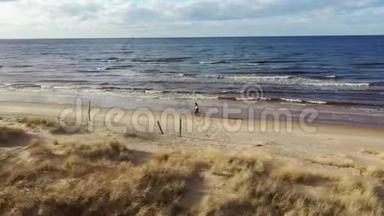 空中回旋射击加西亚斯海滩，拉脱维亚波罗的海