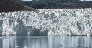 格陵兰E qi冰川的EqipSermia冰川移动时间推移视频剪辑称为Calving冰川。 巨大的冰川