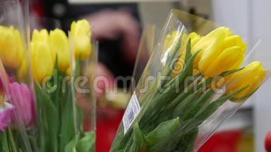 花束鲜花，三月八日前夕的郁金香，国际妇女节假期