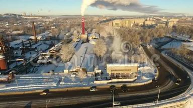 冬天，苏联在尼兹尼<strong>塔吉尔</strong>被摧毁的工厂。