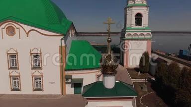 圣三一东正教修道院。 城市景观，老城区，伏尔加河.. 查布卡里，查瓦夏。