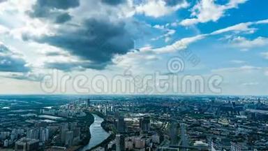 城市的鸟瞰图.. 4k. 时光流逝。 莫斯科鸟瞰图，视频环路