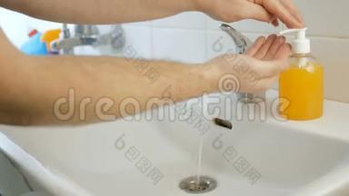 冠状病毒洗手预防大流行病肥皂水消毒凝胶和<strong>泡沫塑料</strong>