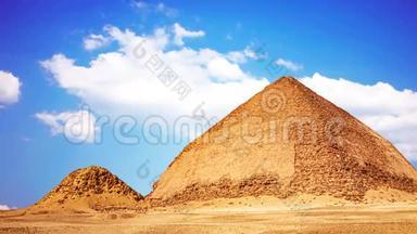 破<strong>金字</strong>塔是达舒尔的埃及<strong>金字</strong>塔，建于公元前二十六世纪法老斯诺夫拉统治时期。