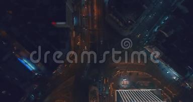 市区<strong>夜间街道</strong>的鸟瞰图