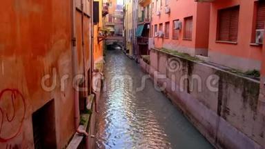 意大利博洛尼亚的Emilia罗马尼亚地标-旧城区的Canale di Reno或莫林运河