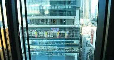 东京高角城市电梯<strong>坠落</strong>的城市景观