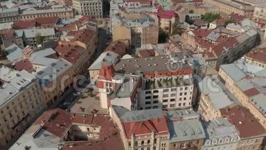 空中屋顶和街道旧城利沃夫，乌克兰。 旧城的中心部分。