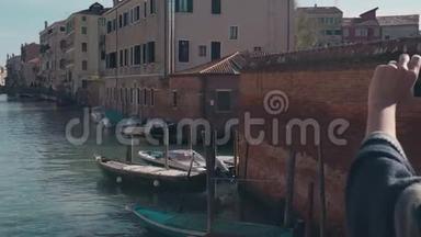 游客用威尼斯运河的移动电话<strong>拍照</strong>。 <strong>旅游</strong>和<strong>旅游</strong>理念..