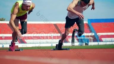 残奥会运动员开始在体育场慢跑
