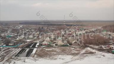 工人定居在俄罗斯的最高视野。 冬天的俄罗斯村庄。 小工人`<strong>结算</strong>。 冬天的俄罗斯小镇