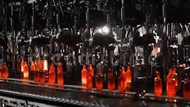 制造<strong>工厂</strong>，拥有<strong>生产</strong>玻璃瓶的自动化<strong>生产</strong>线。