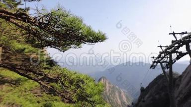 黄山，中国安徽省黄山。 慢动作录像。
