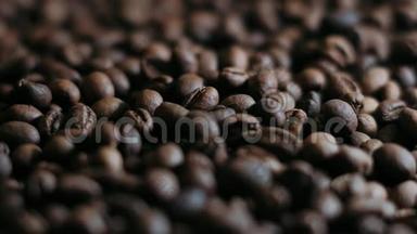 黑咖啡谷物。 旋转和<strong>坠落</strong>。 咖啡豆。