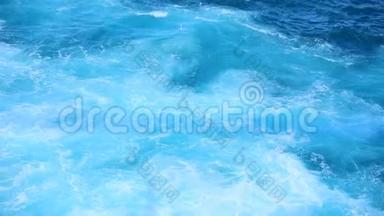 <strong>夏<strong>季</strong></strong>热带海滩蓝色海洋自然景观与白色波浪在热带<strong>夏<strong>季</strong></strong>岛。