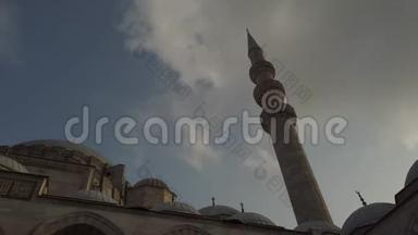 苏雷曼尼<strong>耶</strong>清真寺。 苏雷曼尼<strong>耶</strong>·卡米。 尖塔，马尔马拉。 土耳其外部清真寺，伊斯坦布尔。 Suleymaniye Camii
