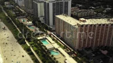 迈阿密海滨公寓房地产