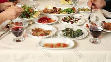 晚餐桌和地中海食品