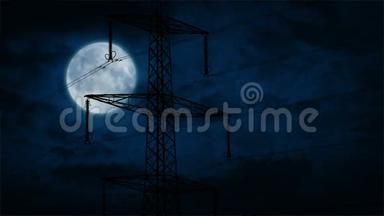 夜晚满月的电力线路