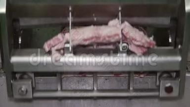 肉类加工厂的冷冻肉类切割机