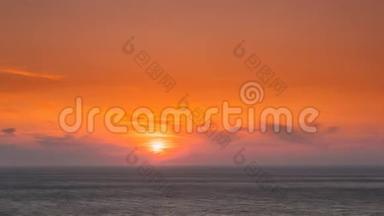 爱琴海。 傍晚阳光照耀<strong>海面</strong>. 自然日落<strong>天空</strong>暖色。 海景。 4K