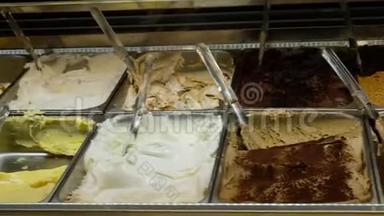 意大利冰淇淋店里的各种冰淇淋