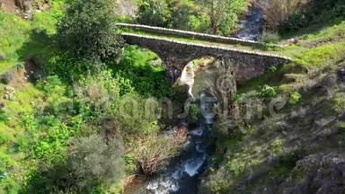 位于阿卡普努村附近的Vasilopotamos河上的威尼斯中世纪桥。 塞浦路斯利马索尔区