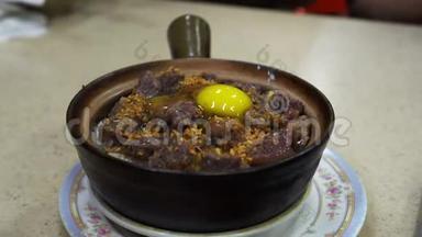 黑米泥锅手裂蛋香港粤式中餐