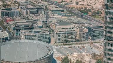从空中俯瞰迪拜城步行和竞技场。