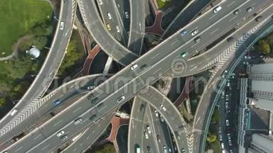 严`高架道路。 上海城。 中国。 高空俯视图