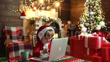 圣诞快乐，新年快乐。 圣诞节网购。 网上商店、网上圣诞商店打折。