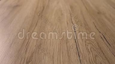 美丽的成品光滑木地板，现代风格和最好的<strong>清晰</strong>自然颜色的枫木硬木。 改善<strong>家居</strong>环境