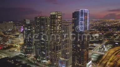 迈阿密市中心豪华高层房地产黄昏空中视频