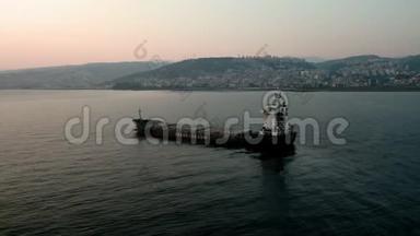 黑海的商船。 干货船。 4K无人机射击