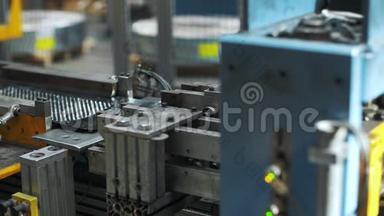 穿孔<strong>钢板</strong>在工业机械上的移动