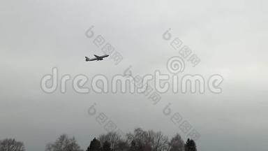 飞机从萨尔茨堡机场起飞，2018年3月，BA，英国航空公司奥地利欧洲