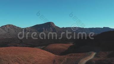 泰德国家公园徒步旅行路线的鸟瞰图，高山沙漠