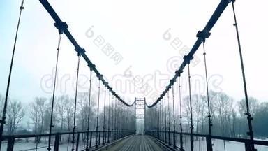 俄罗斯阿勒泰<strong>卡顿</strong>河大桥