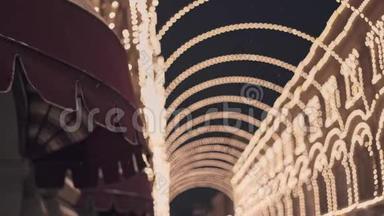 俄罗斯莫斯科-12月6日：Vetoshny巷，用灯泡装饰圣诞节和<strong>新年</strong>庆祝<strong>活动</strong>