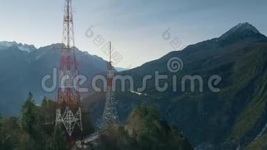意大利山区电信塔的空中拍摄