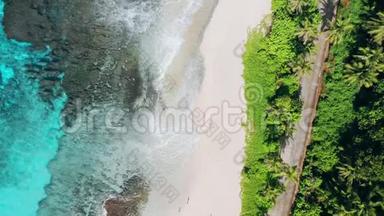 飞航4K无人机奇异天堂热带海滩安塞巴扎卡在<strong>马赫</strong>岛，塞舌尔。 夏季