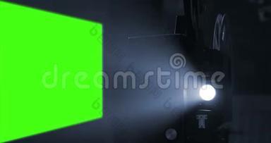 <strong>老电影</strong>放映机，16×9高宽比色度键绿色屏幕背景和闪烁效果，复古