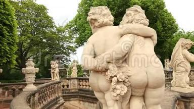 德国德累斯顿Zwinger宫的儿童法努斯雕像