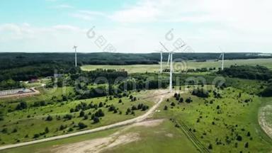风能概念。 农村地区的涡轮机为农村<strong>供电</strong>。 空中景观