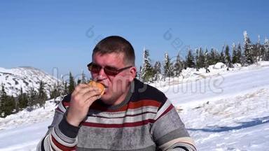 冬季滑雪场野餐，天气晴朗，特写