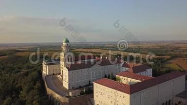 匈牙利的本笃会修道院