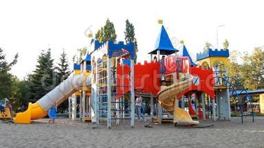 儿童游乐场`游戏和娱乐儿童景点
