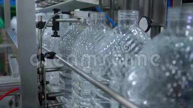 生产洁净水，塑料瓶装<strong>矿泉水</strong>自动输送线
